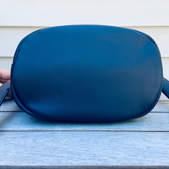 Stella & Dot Marin Bucket Crossbody Bag - Picture 9 of 16